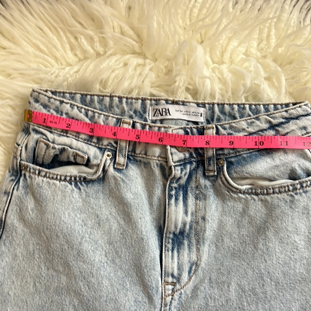 Zara Distressed Jeans - Picture 7 of 10
